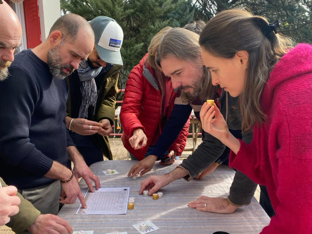 Atelier reconnexion aux sens en équipe - défi olfactif team building nature