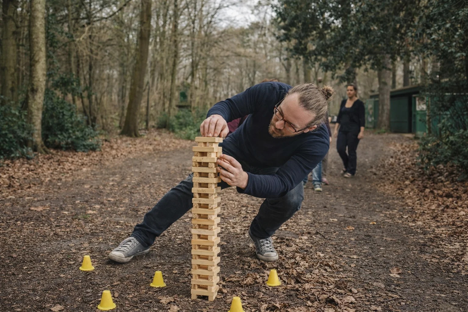 Construction de tour Kapla en équipe - défi adresse et concentration team building